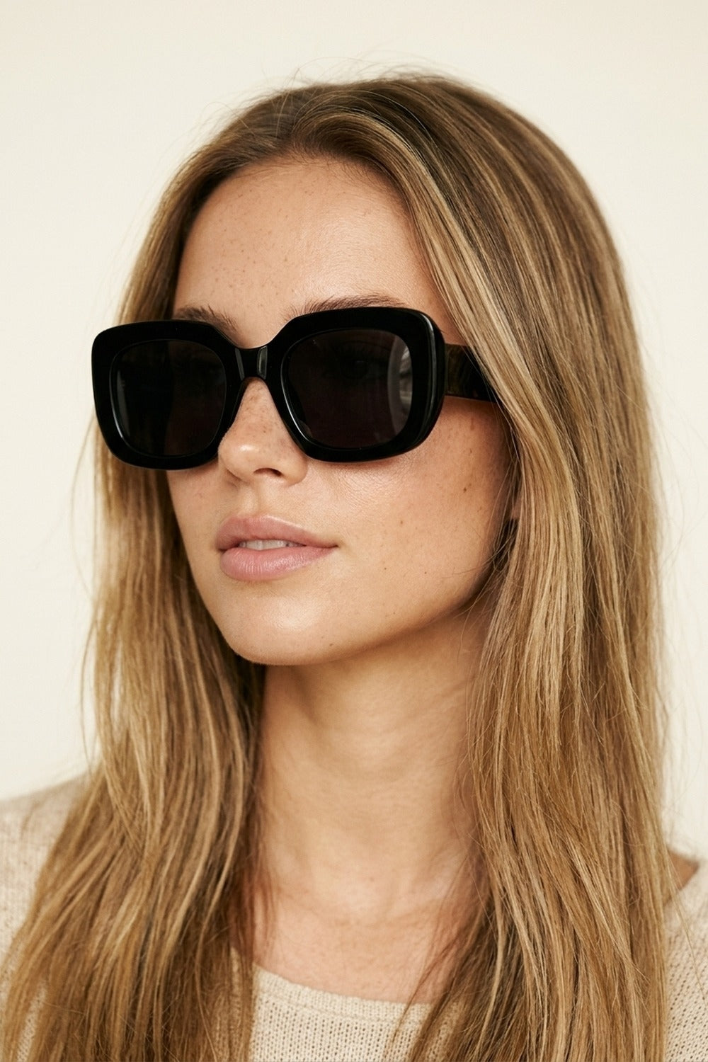 Occhiali da sole con montatura quadrata oversize in acetato nero lucido