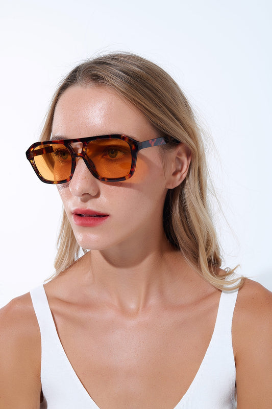 Q2 Occhiali da sole in stile rétro con montatura in tartaruga marrone e lenti arancioni