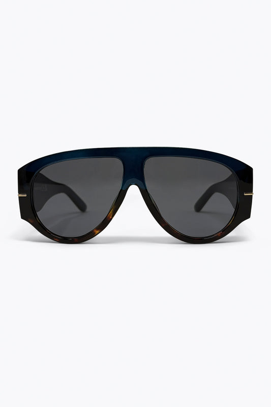 Q2 Occhiali da sole oversize con montatura a scudo gradiente blu navy e rifiniture tartarugate