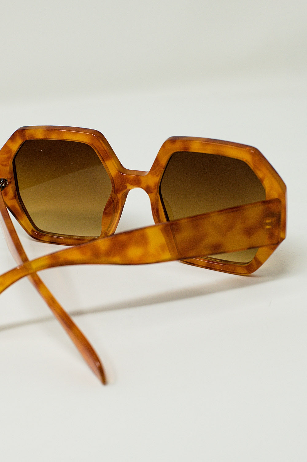 Occhiali da sole oversize esagonali in tartaruga vintage