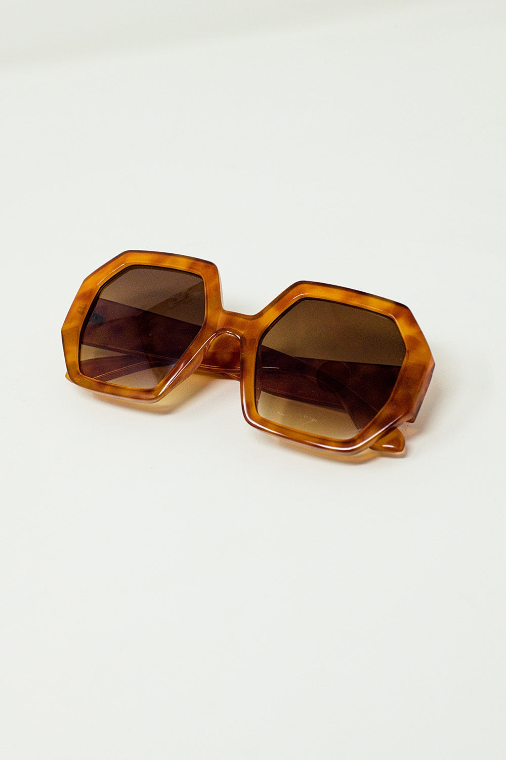 Occhiali da sole oversize esagonali in tartaruga vintage