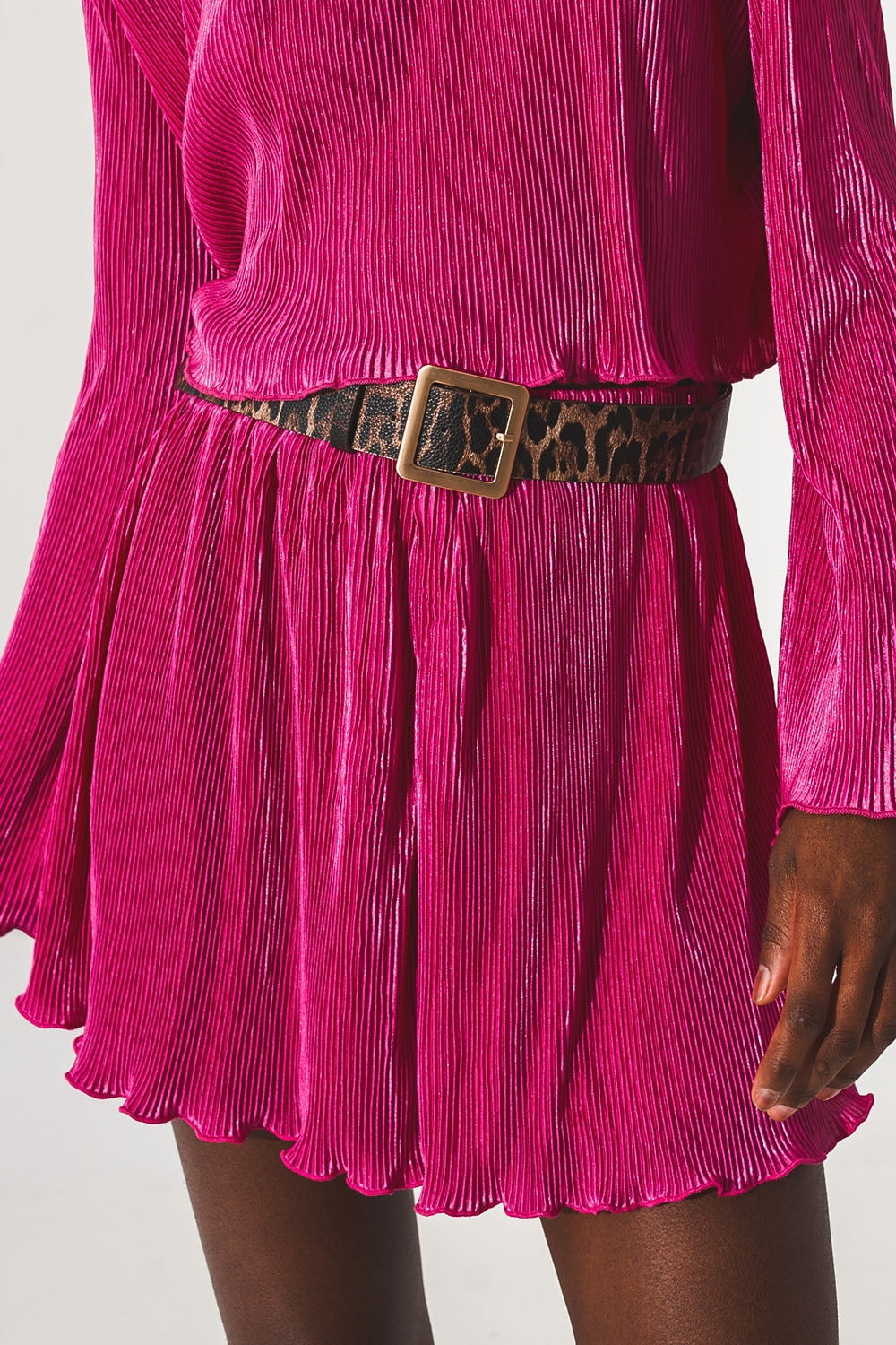 Pantaloncini con pieghe in fucsia