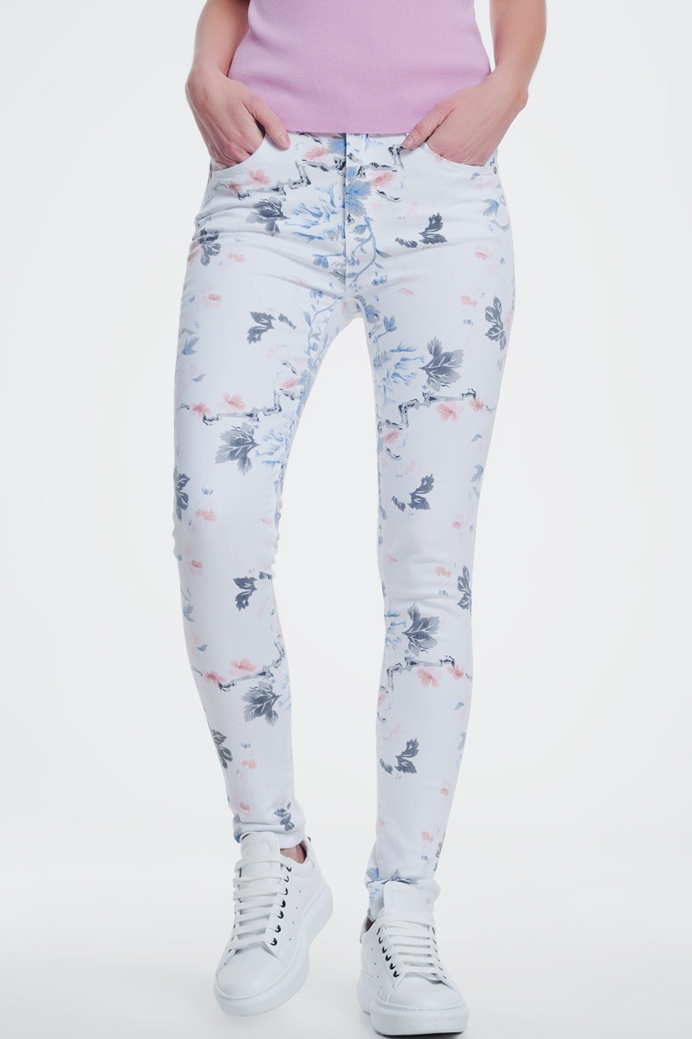 Q2 Pantalone skinny bianchi con stampa floreale