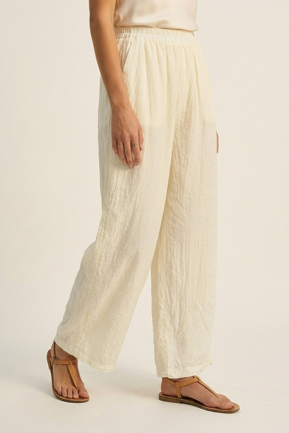 Q2 Pantaloni a Gamba Larga Color Crema con Tessuto Trasparente