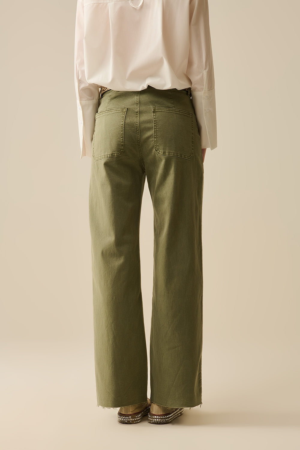 pantaloni a gamba larga con tasche anteriori in Khaki