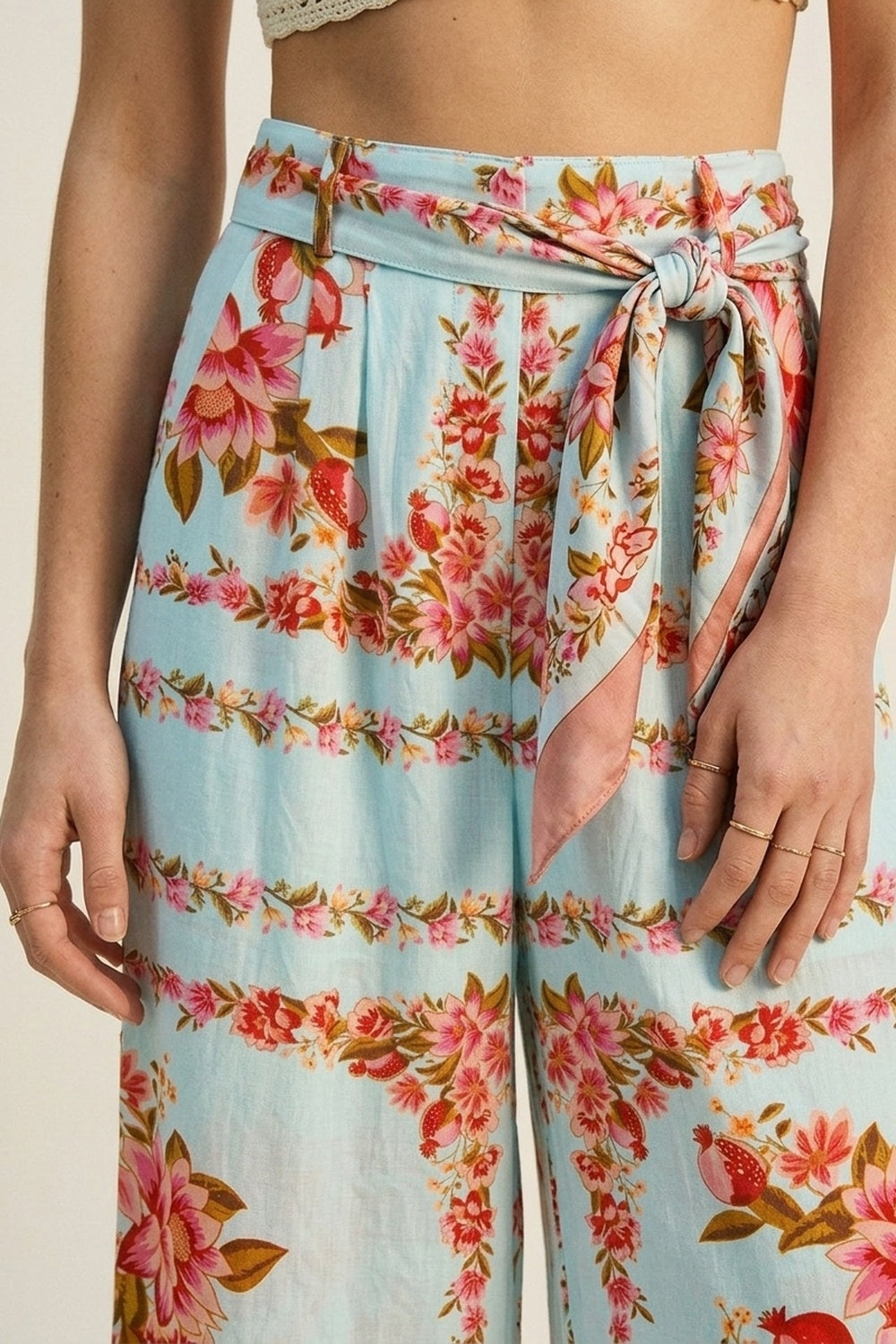 Pantaloni a gamba larga in cotone con stampa floreale blu chiaro