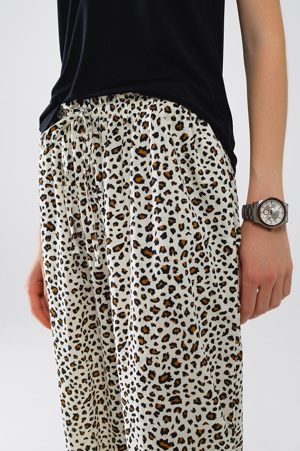 Pantaloni a gamba tesa con vita elasticizzata in stampa leopardo