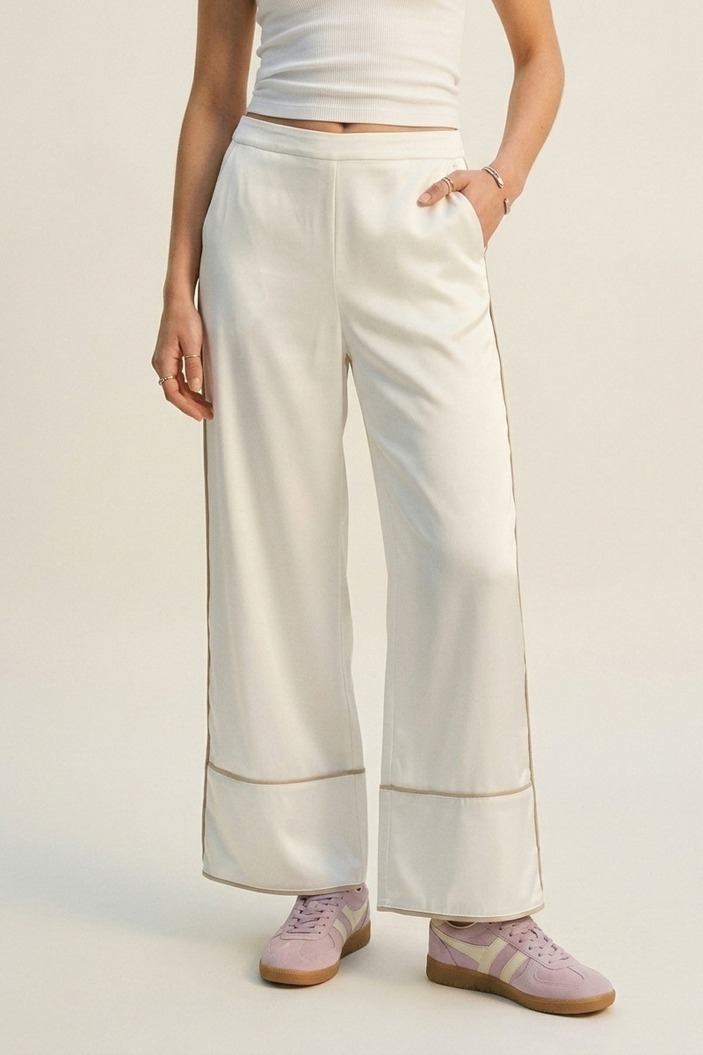 Q2 Pantaloni a kimono a gamba larga in raso avorio