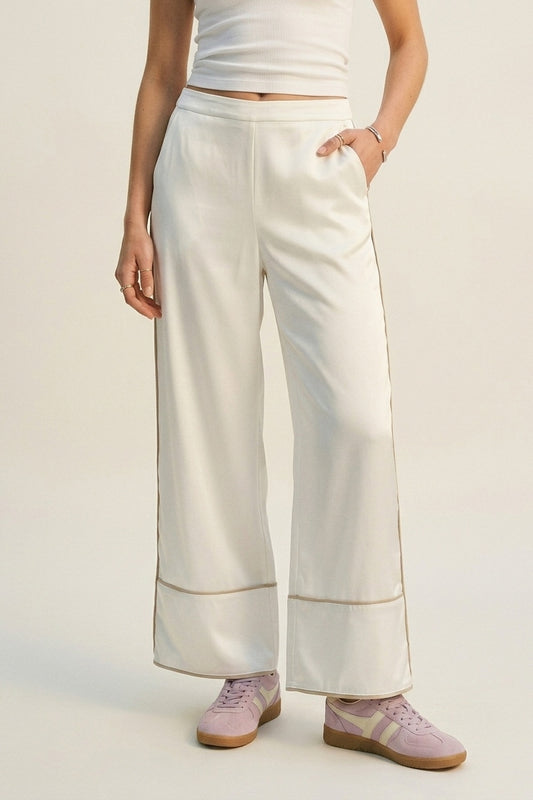 Q2 Pantaloni a kimono a gamba larga in raso avorio