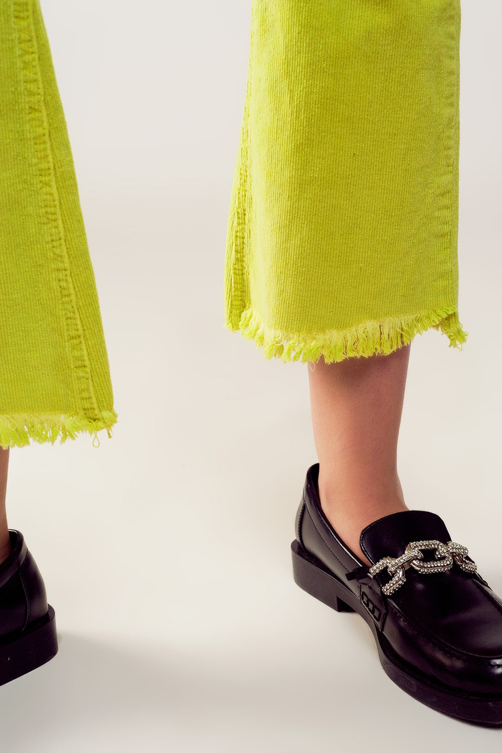 Pantaloni a zampa in velluto a coste color verde lime