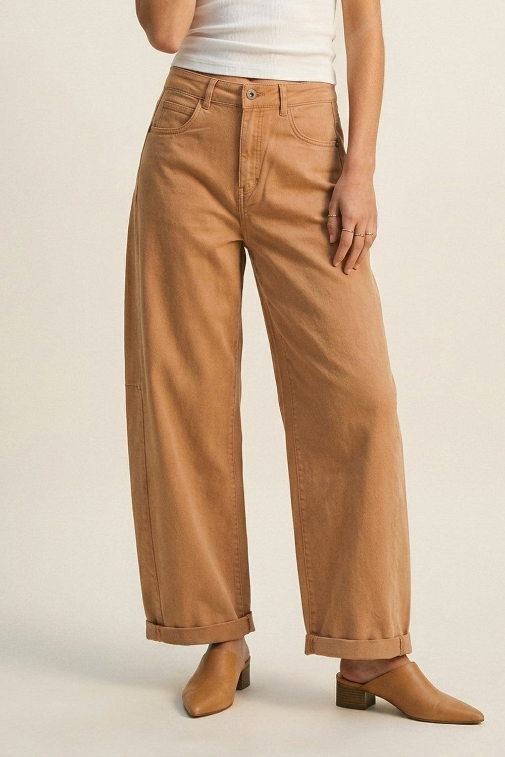 Q2 Pantaloni Arancioni a Gamba Ampia Stile Barrel con Orli Risvoltati