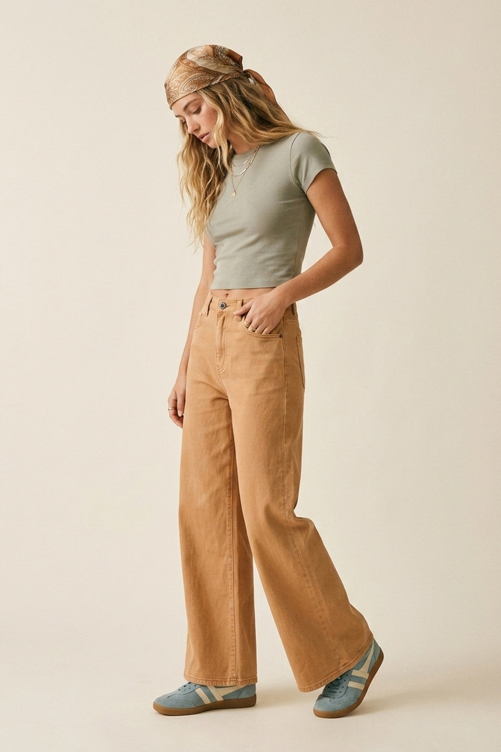 Pantaloni arancioni a gamba larga in tessuto leggero Twill