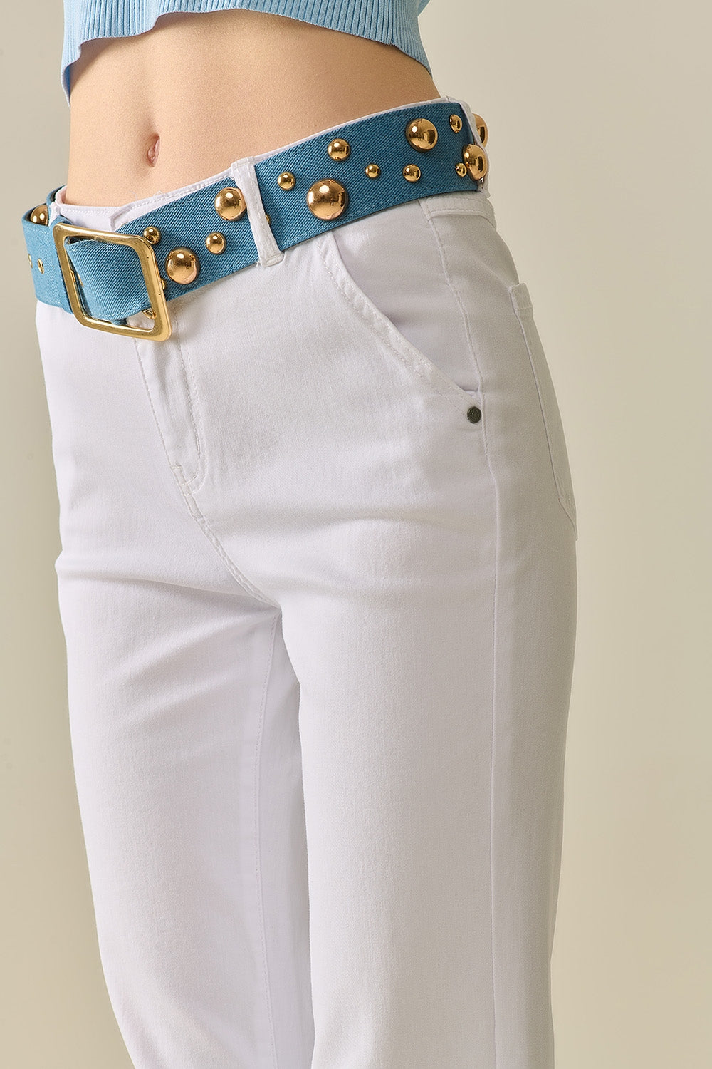 Pantaloni Bianchi Comodi e Elasticizzati a Zampa