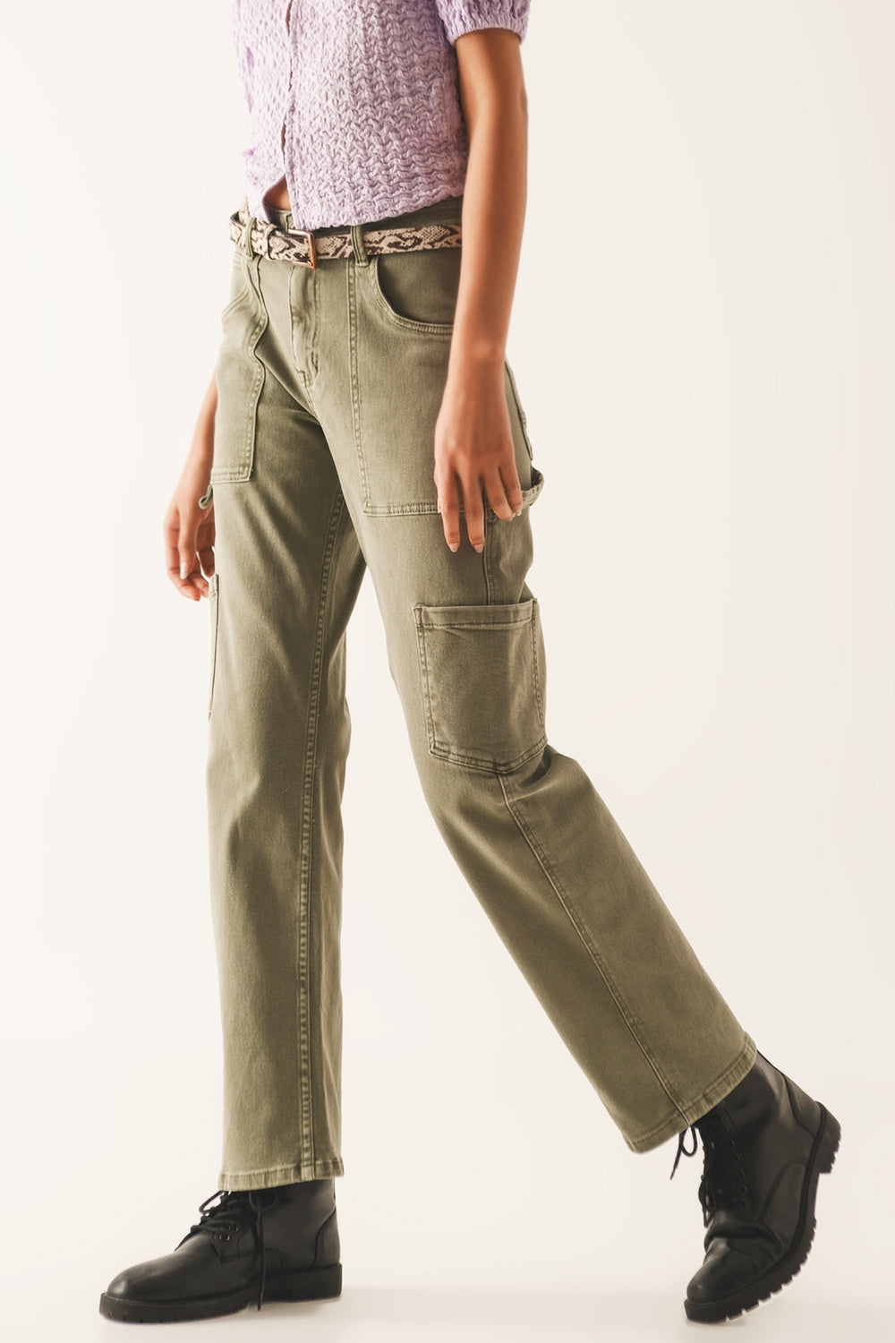 Q2 Pantaloni cargo color cachi