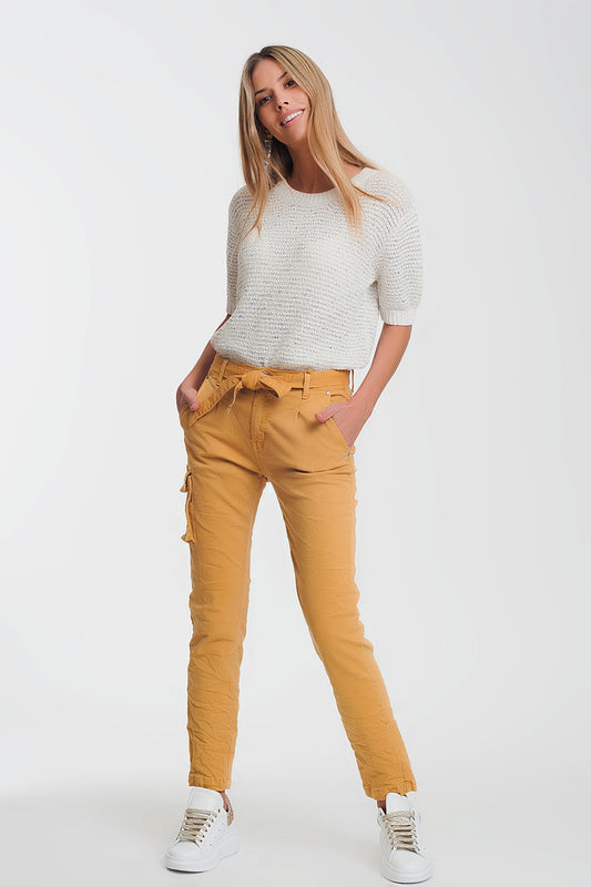 Q2 Pantaloni cargo mustard con cintura