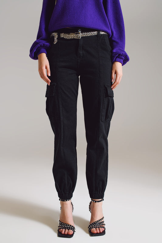 Q2 pantaloni cargo neri con elastico alla vita e in fondo