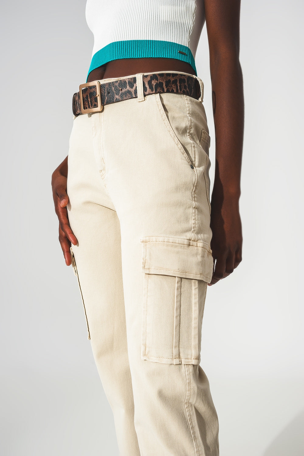 Pantaloni cargo taglio comodo beige