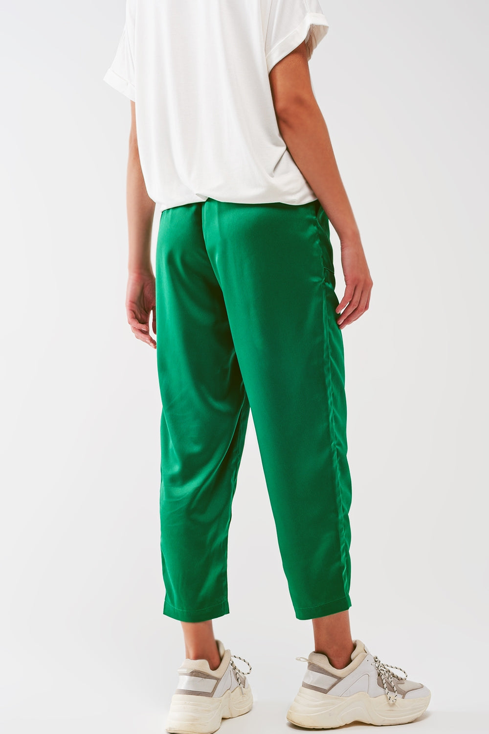 Pantaloni crop in raso verde