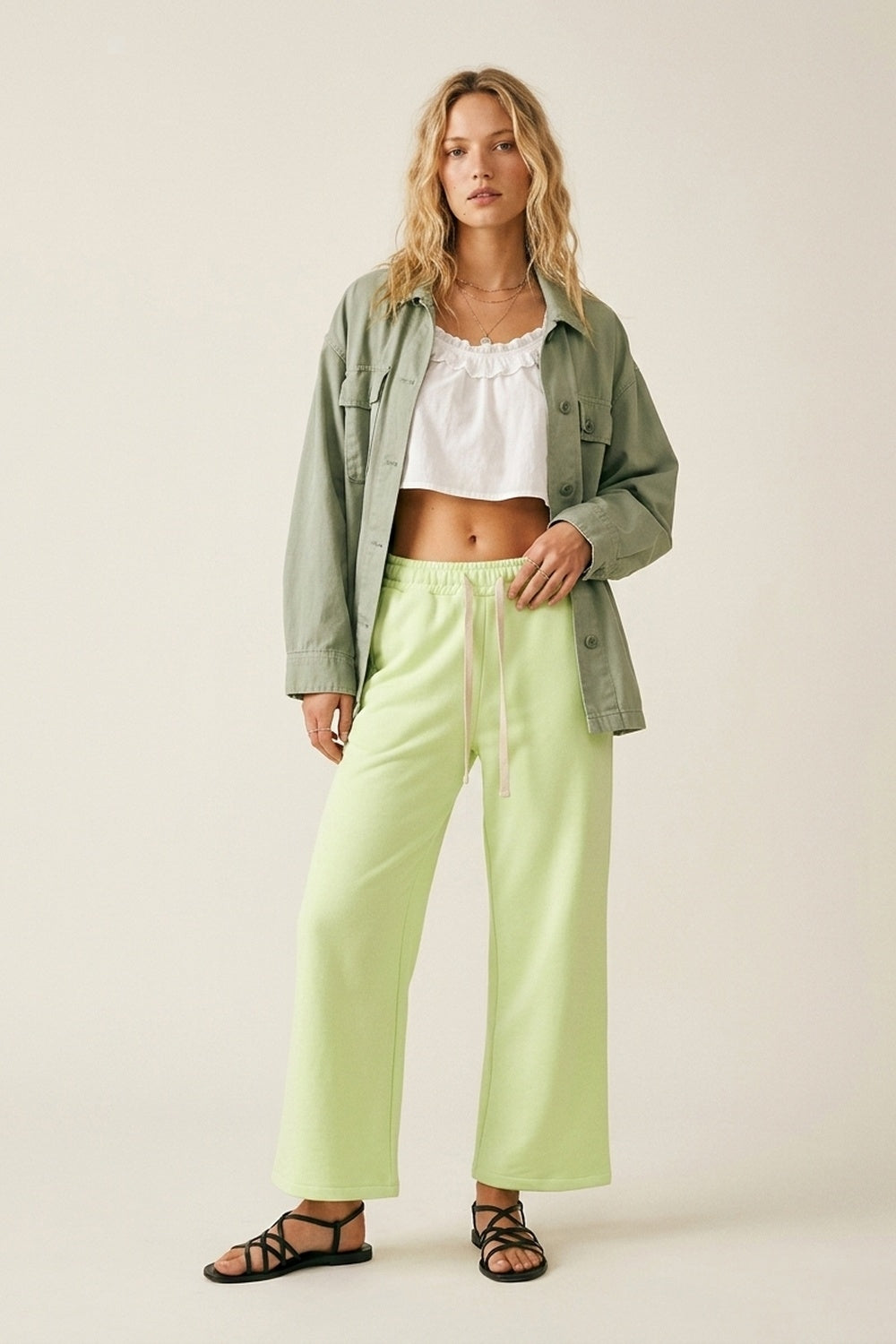 Pantaloni da ginnastica in maglia verde con elastico in vita e cravatta