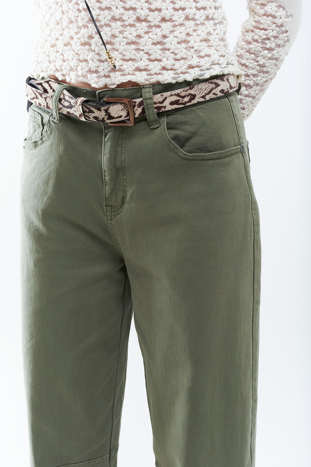 Pantaloni dritti alla caviglia in khaki con dettagli cucitura al ginocchio