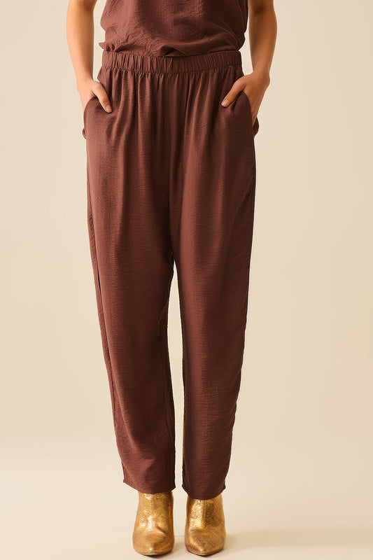 Q2 Pantaloni estivi con vita elastica e tasche in marrone