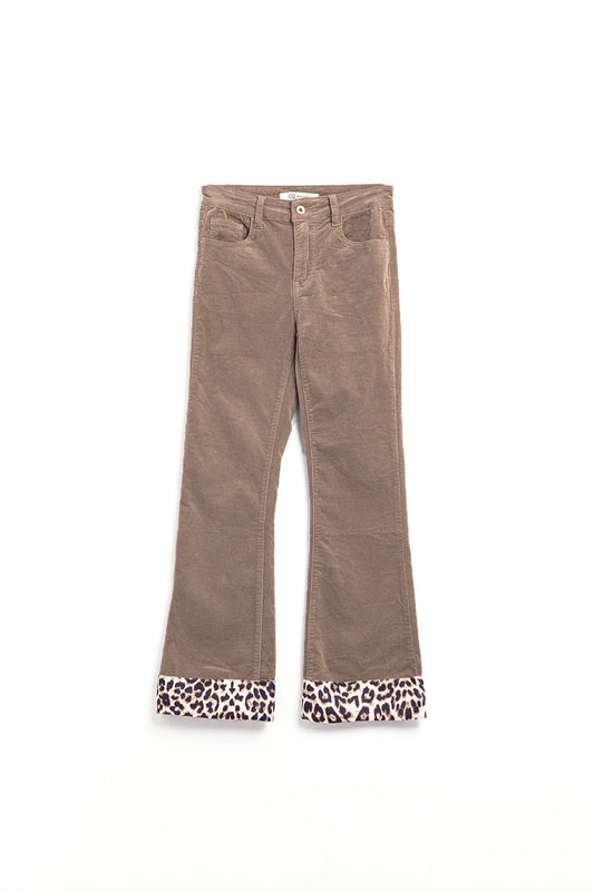Q2 Pantaloni flare in velluto a coste beige scuro con stampa leopardata sul fondo
