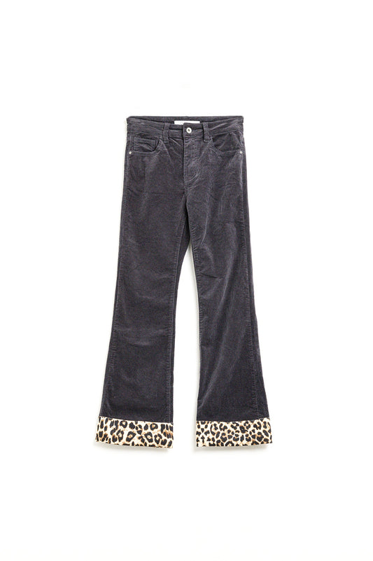 Q2 Pantaloni flare in velluto a coste grigio scuro con stampa leopardata sul fondo
