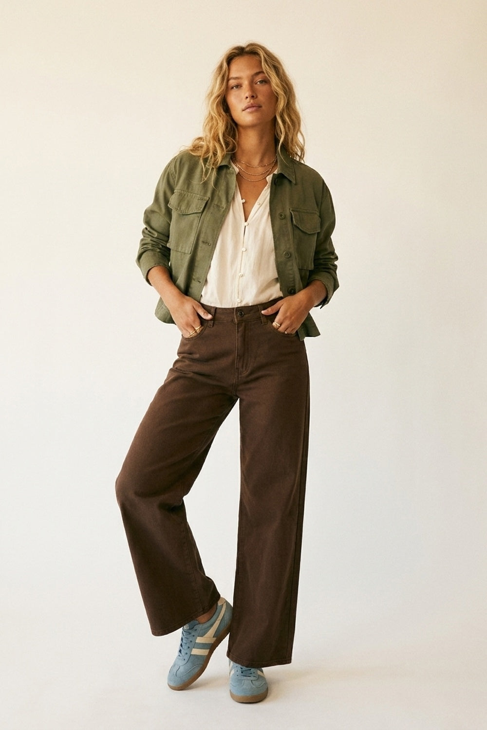 Pantaloni in cotone elasticizzato a gamba extra larga in marrone
