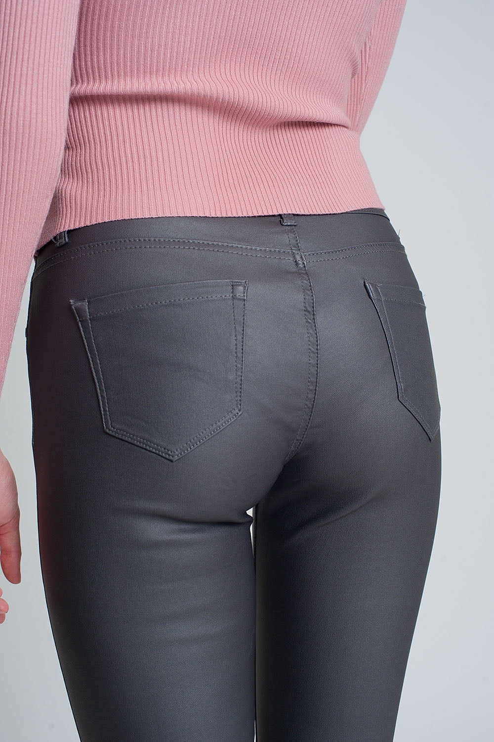 Pantaloni in tessuto spalmato grigio