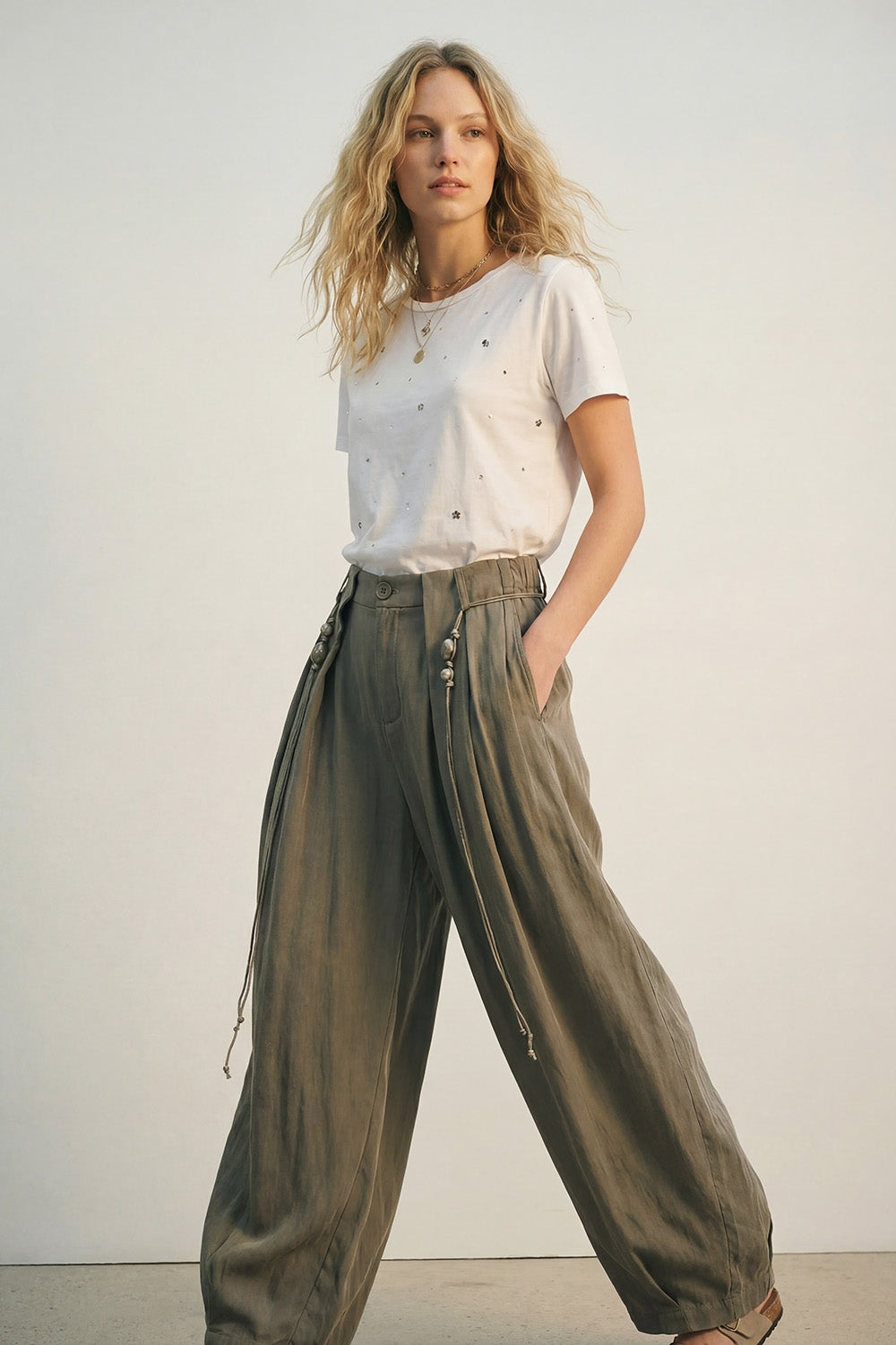 Pantaloni leggeri in Rayon Barrel-Fit di colore kaki