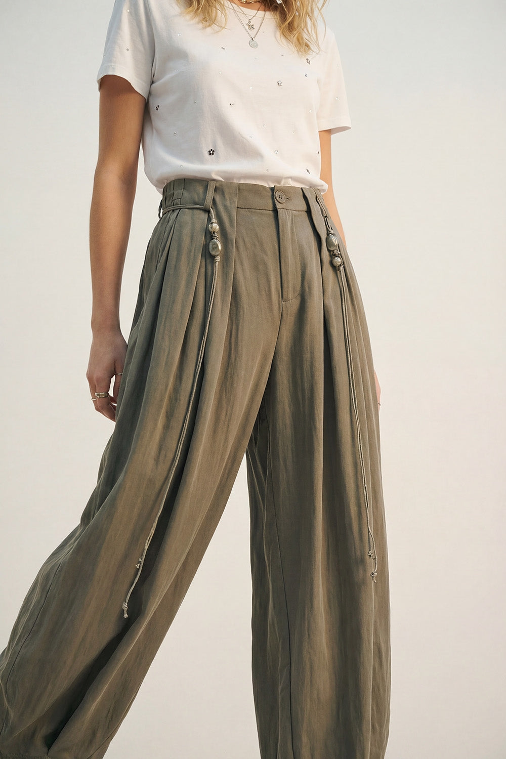 Pantaloni leggeri in Rayon Barrel-Fit di colore kaki