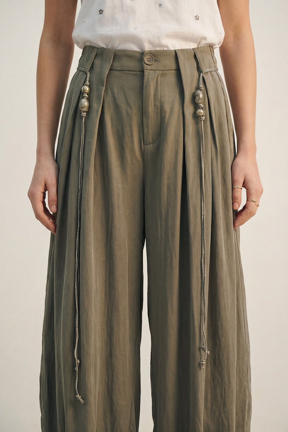 Pantaloni leggeri in Rayon Barrel-Fit di colore kaki