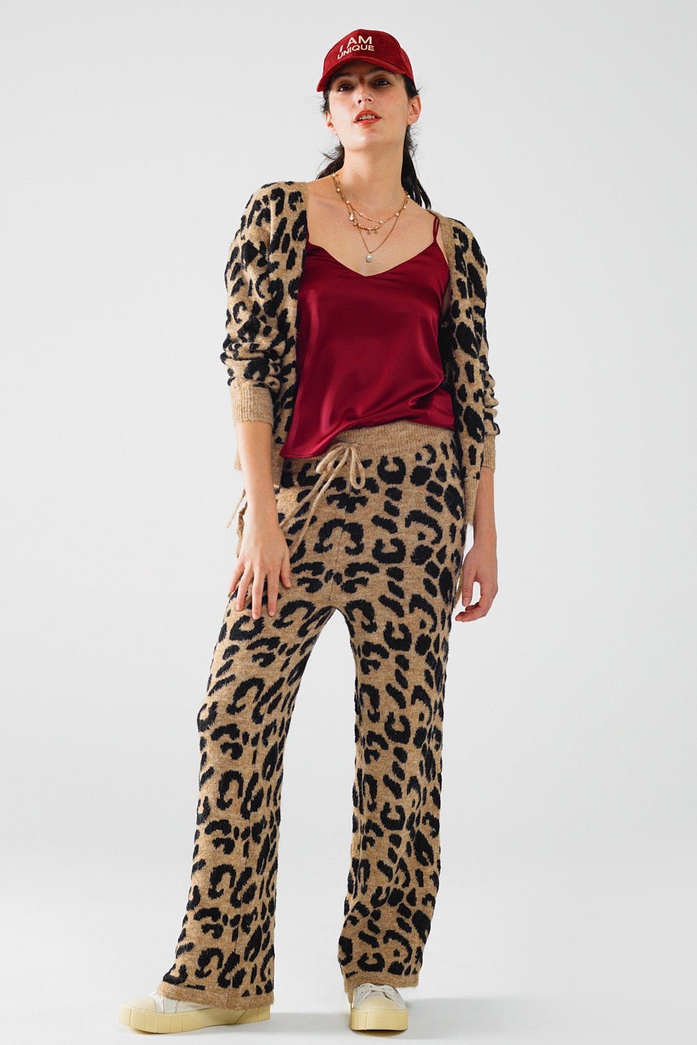 Pantaloni leopardati con maglia elasticizzata e coulisse