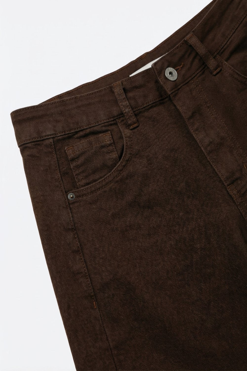 Pantaloni marroni a gamba larga in stile Barrel con orli arrotolati