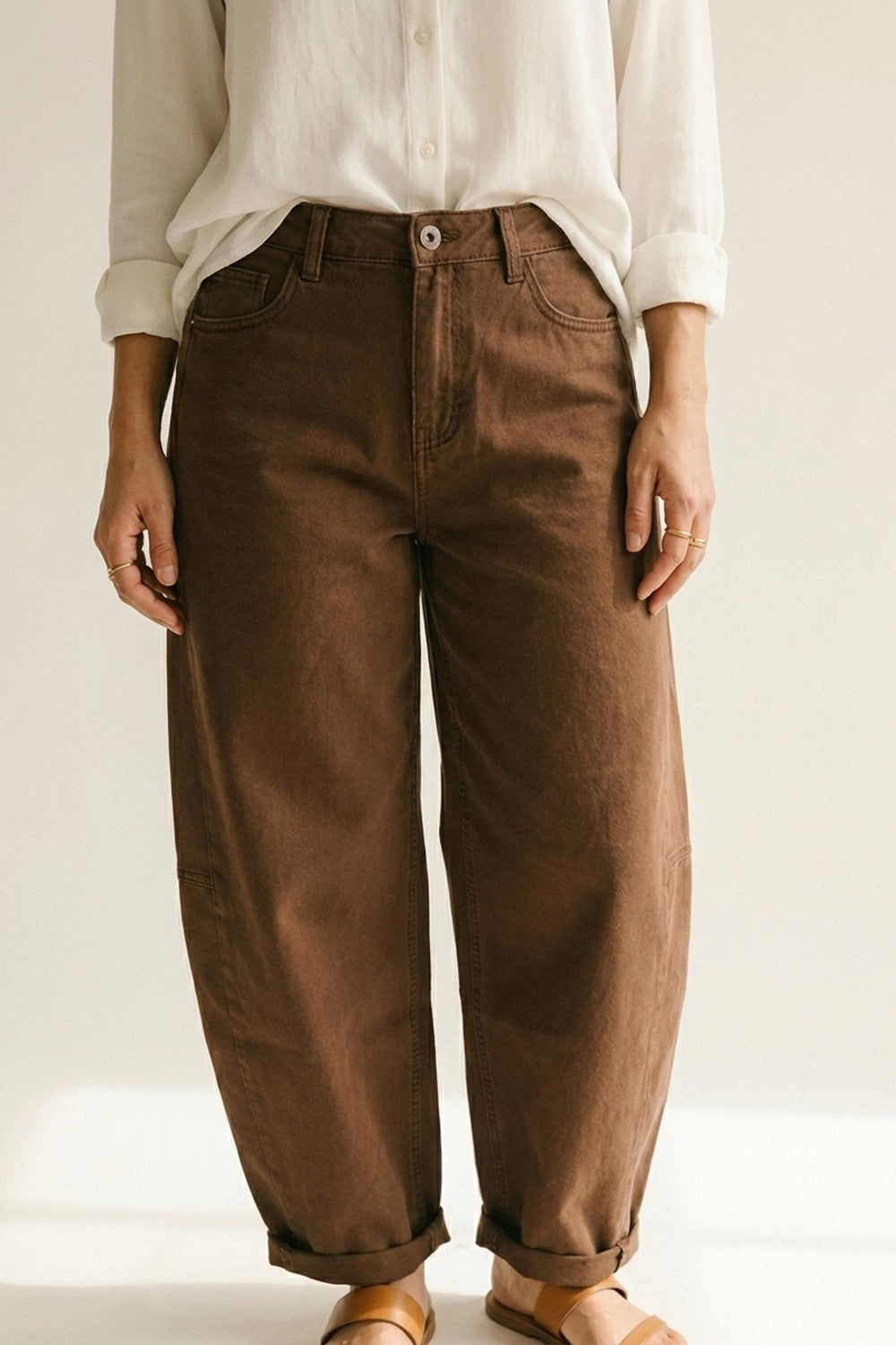 Pantaloni Marroni a Gamba Larga in Twill di Cotone con Tasche in Stile Barrel