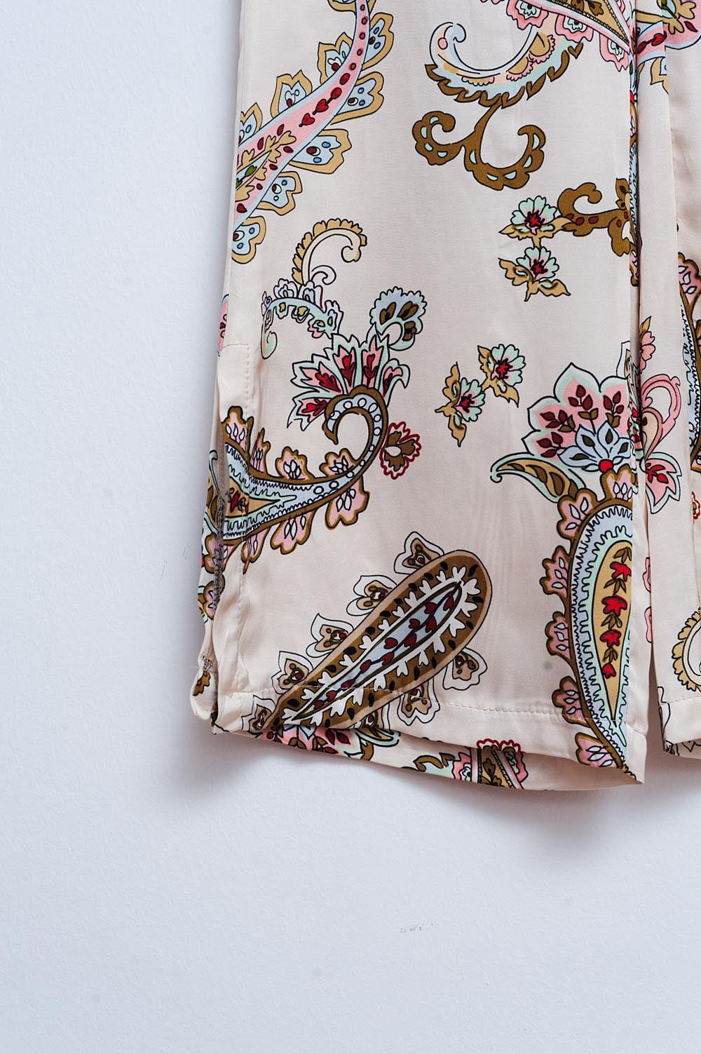 Pantaloni morbidi con fondo ampio e stampa cachemire