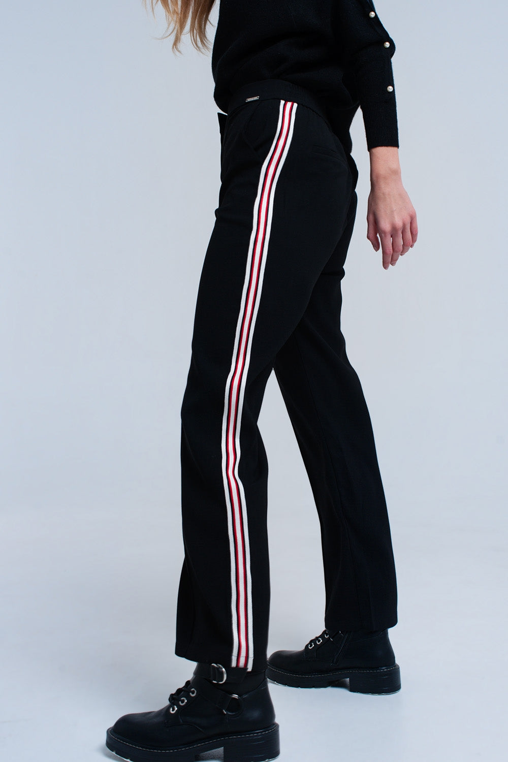 Pantaloni neri con dettaglio a righe