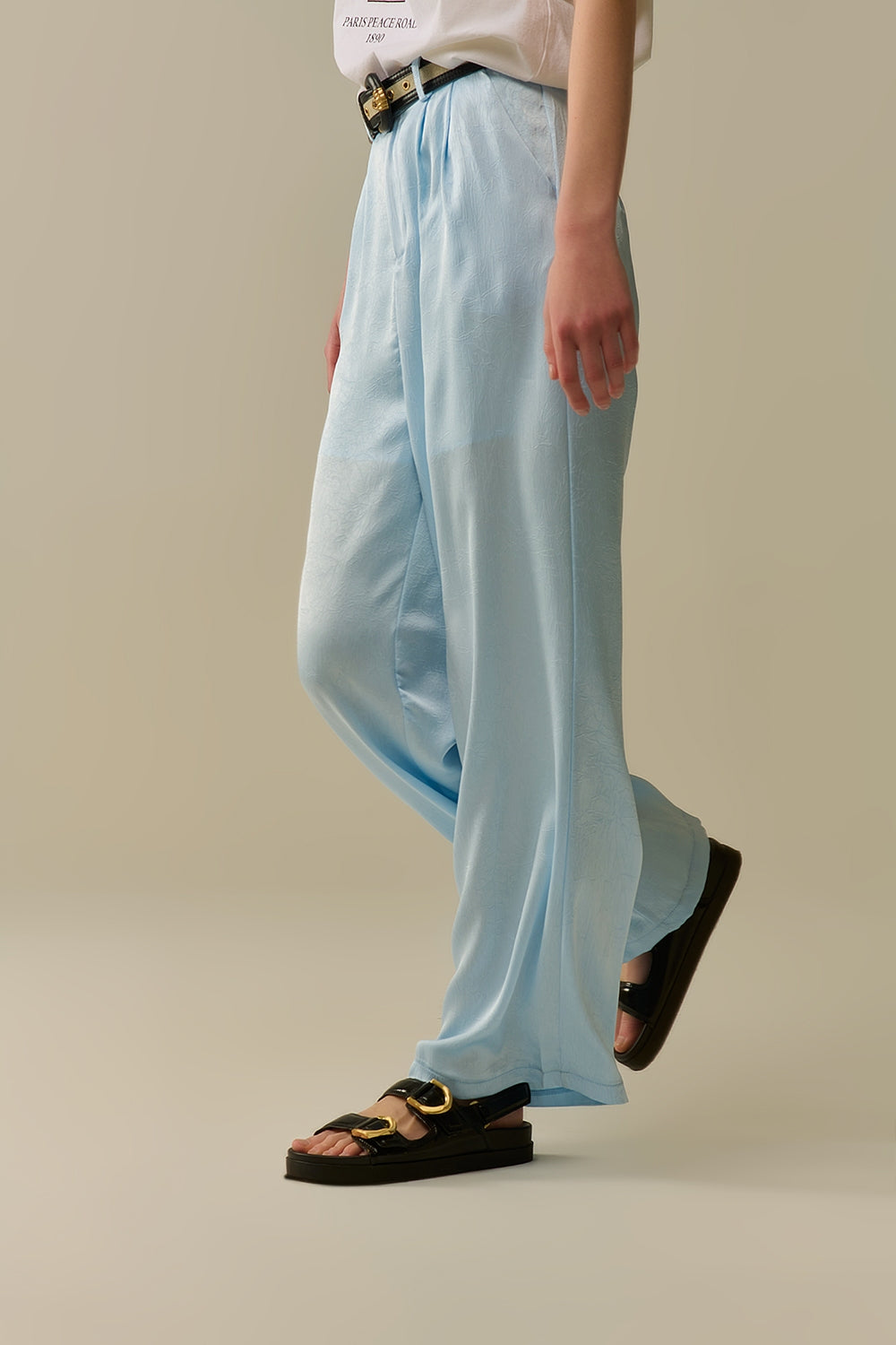 Pantaloni sartoriali in raso con gamba ampia in azzurro cielo