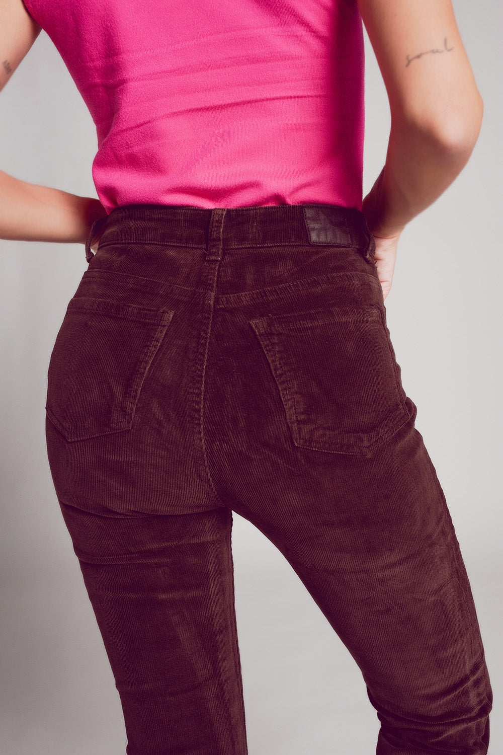 Pantaloni skinny di velluto in cotone marron cioccolato