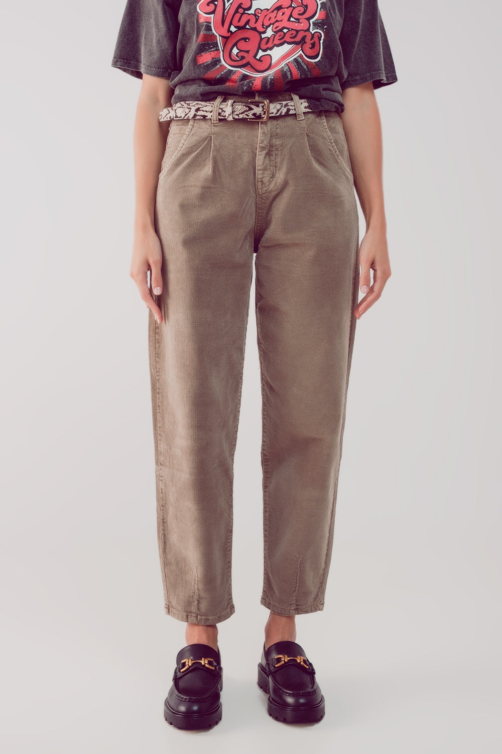 Q2 Pantaloni slouchy a vita alta in velluto beige