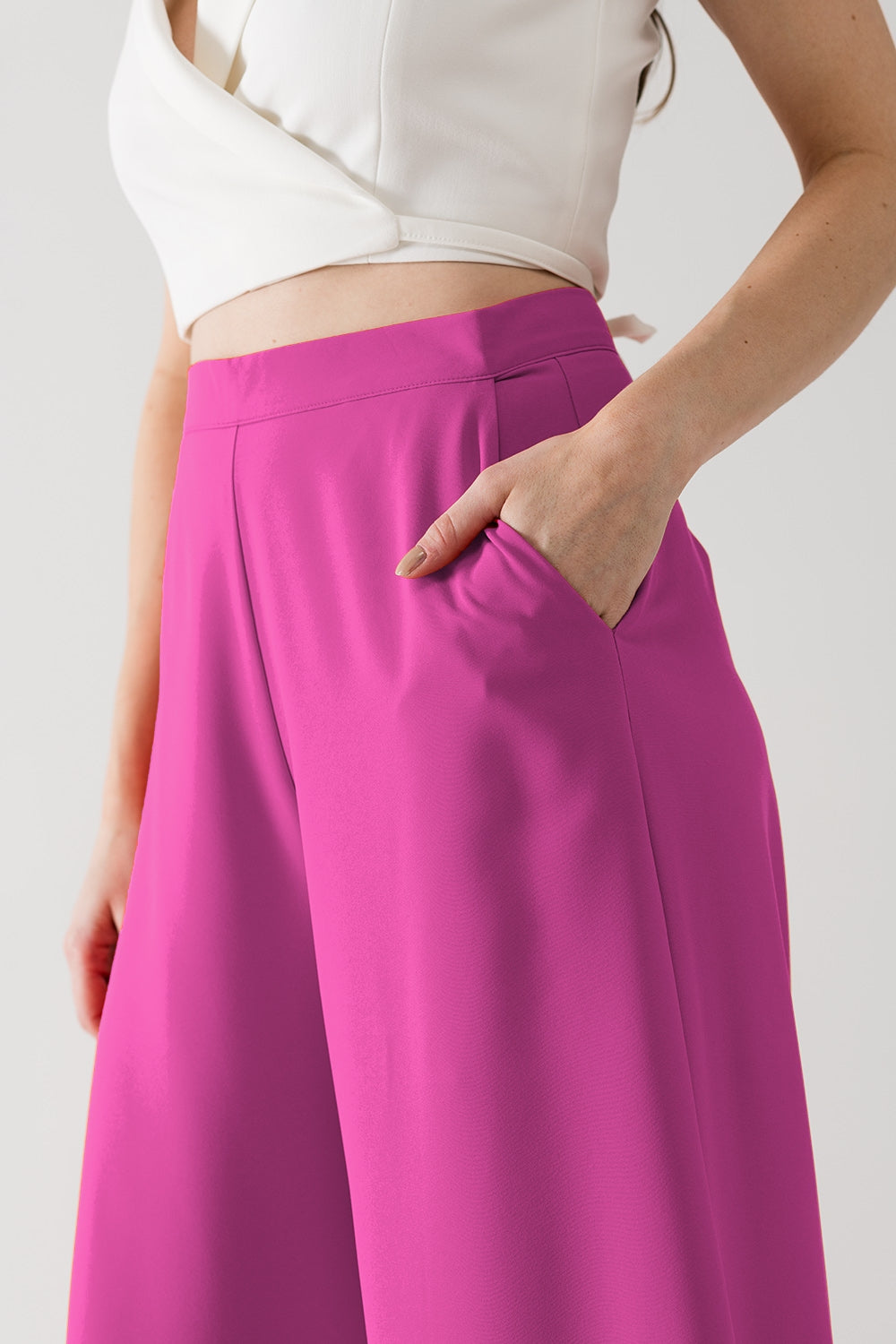 Pantaloni svasati basic a gamba larga rosa