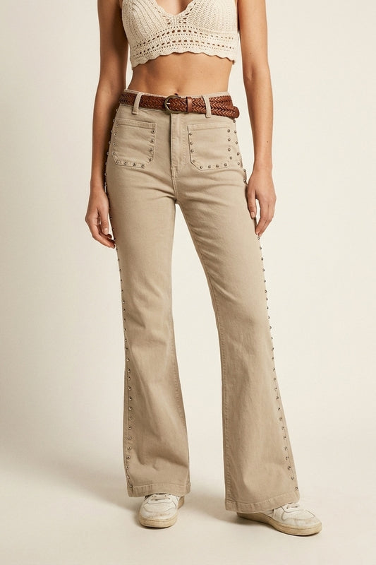 Q2 Pantaloni svasati beige con dettaglio laterale borchiato