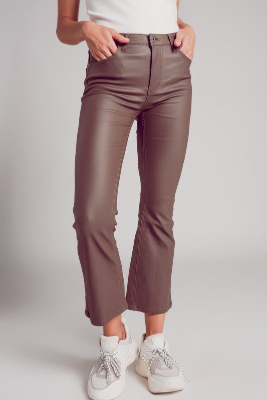 Q2 Pantaloni svasati in ecopelle stretch in beige