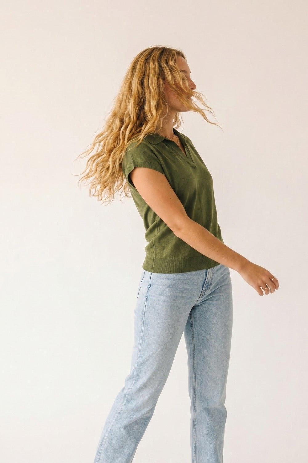 Polo a maglia fine verde oliva con maniche scese