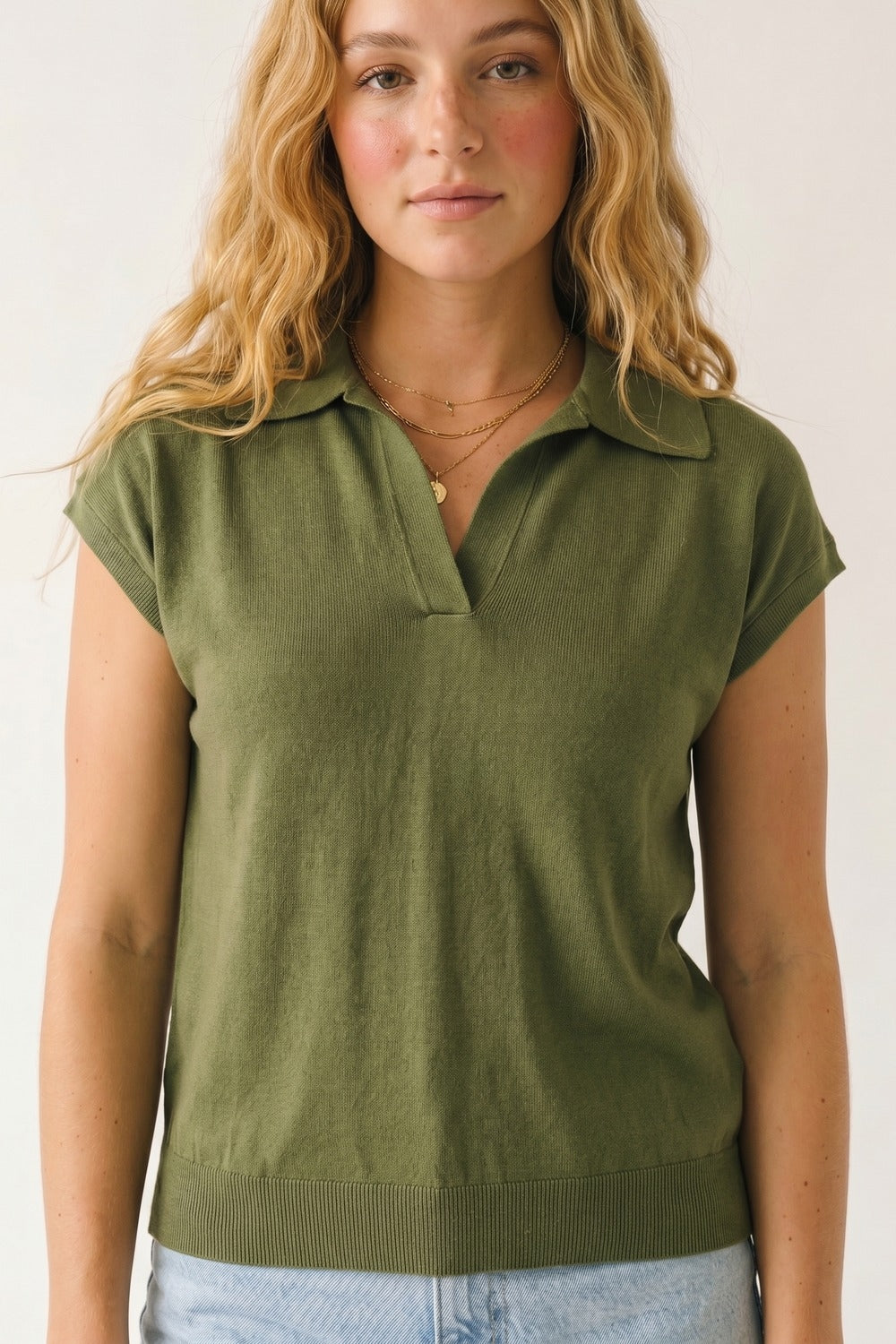 Polo a maglia fine verde oliva con maniche scese