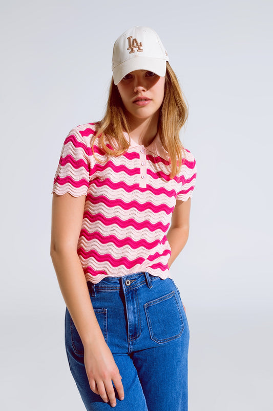 Q2 Polo rosa con righe ondulate fucsia