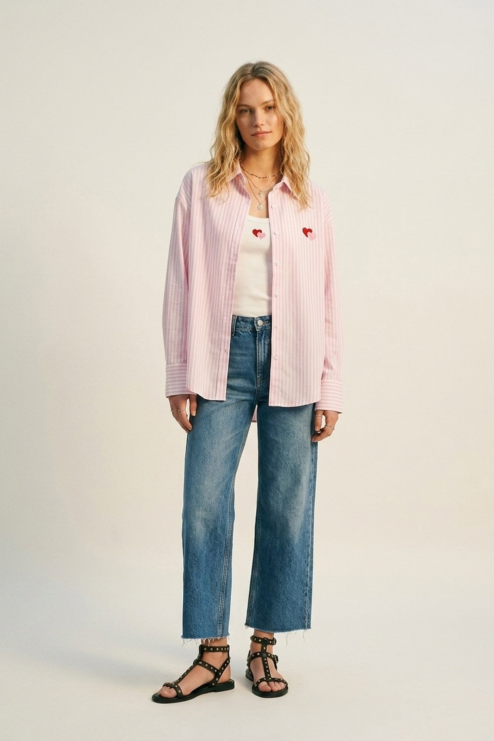 Q2 Set di maglietta e camicia a righe rosa in cotone con ricami a forma di cuore 2 pezzi