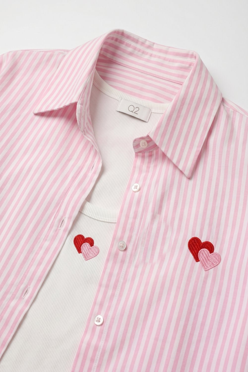 Set di maglietta e camicia a righe rosa in cotone con ricami a forma di cuore 2 pezzi