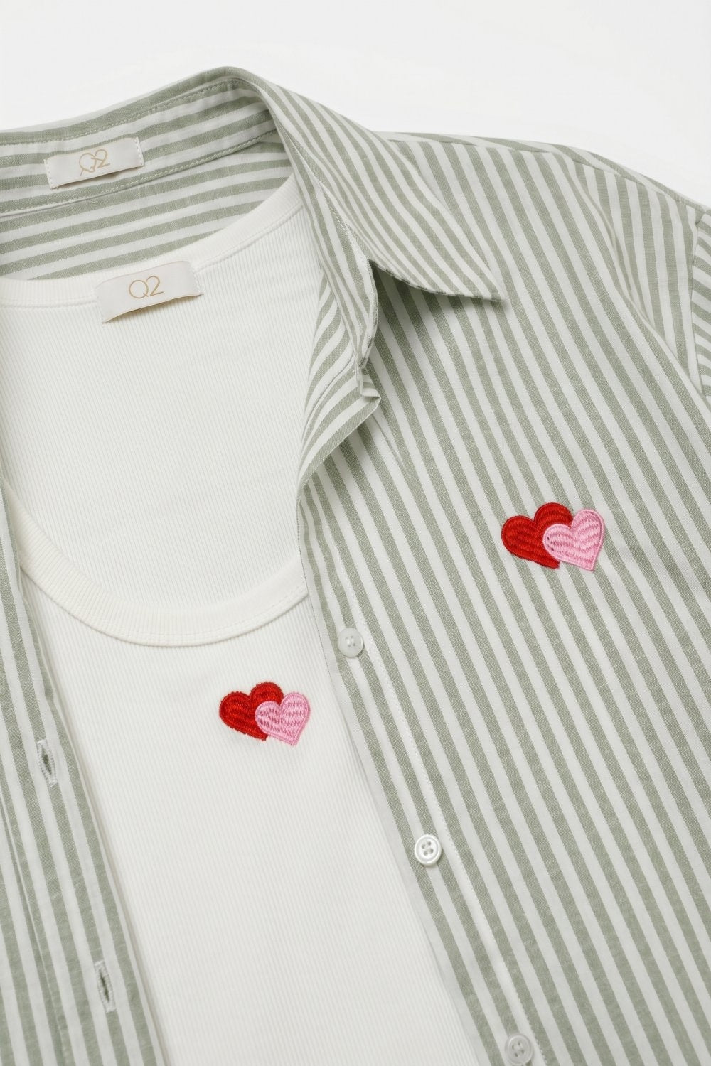 Set t-shirt e camicia a righe verdi in cotone ricamato con cuore 2 pezzi