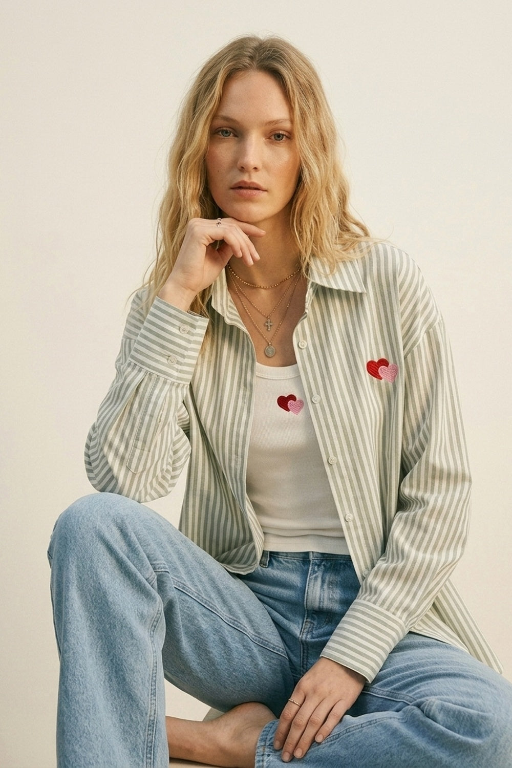 Set t-shirt e camicia a righe verdi in cotone ricamato con cuore 2 pezzi